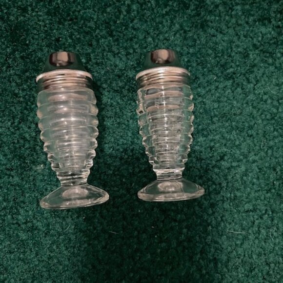 Hazel Atlas Salt & Pepper Shakers - Picture 1 of 6